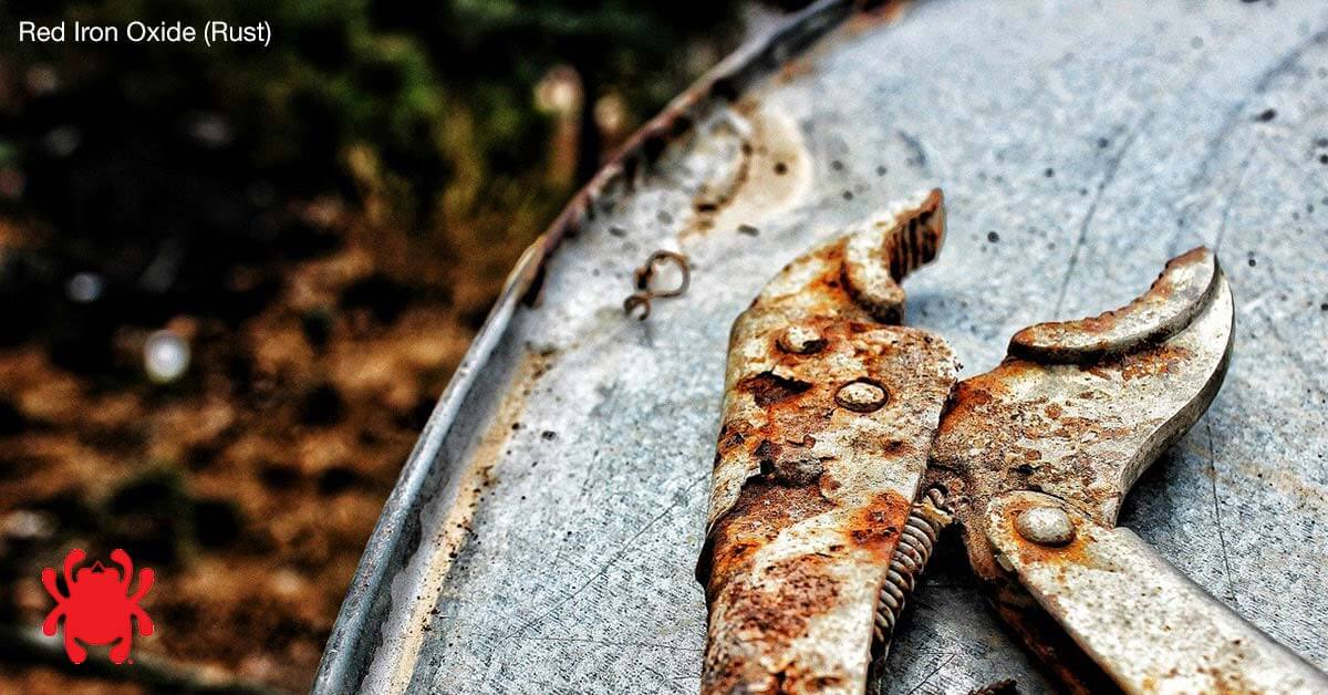 óxido rojo en herramientas | Spyderco
